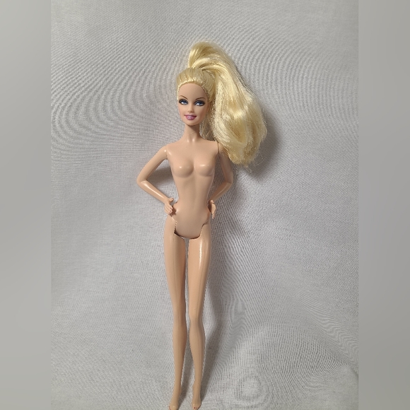 2010 Blonde Nude Model Muse Barbie  Avon Rose Splendor - Picture 5 of 5